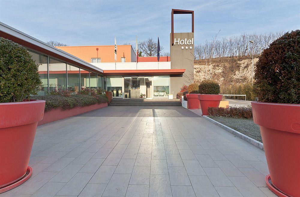 Hotel Cluentum โตเล็นติโน ภายนอก รูปภาพ