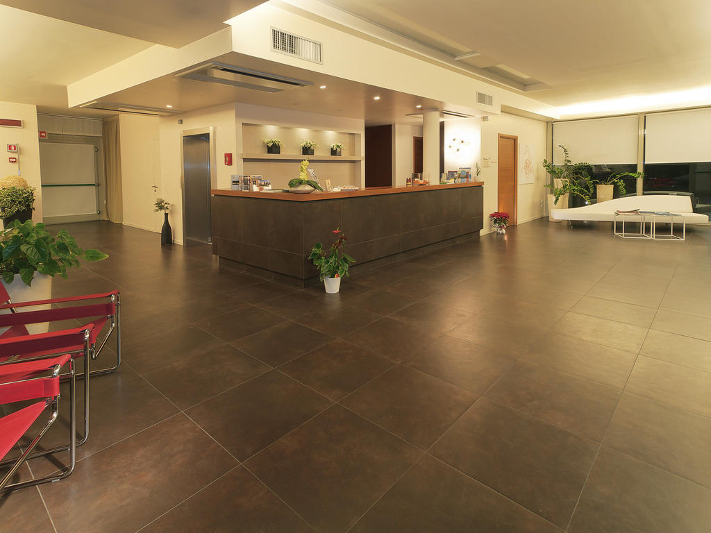 Hotel Cluentum โตเล็นติโน ภายนอก รูปภาพ
