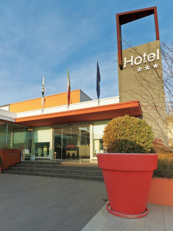Hotel Cluentum โตเล็นติโน ภายนอก รูปภาพ