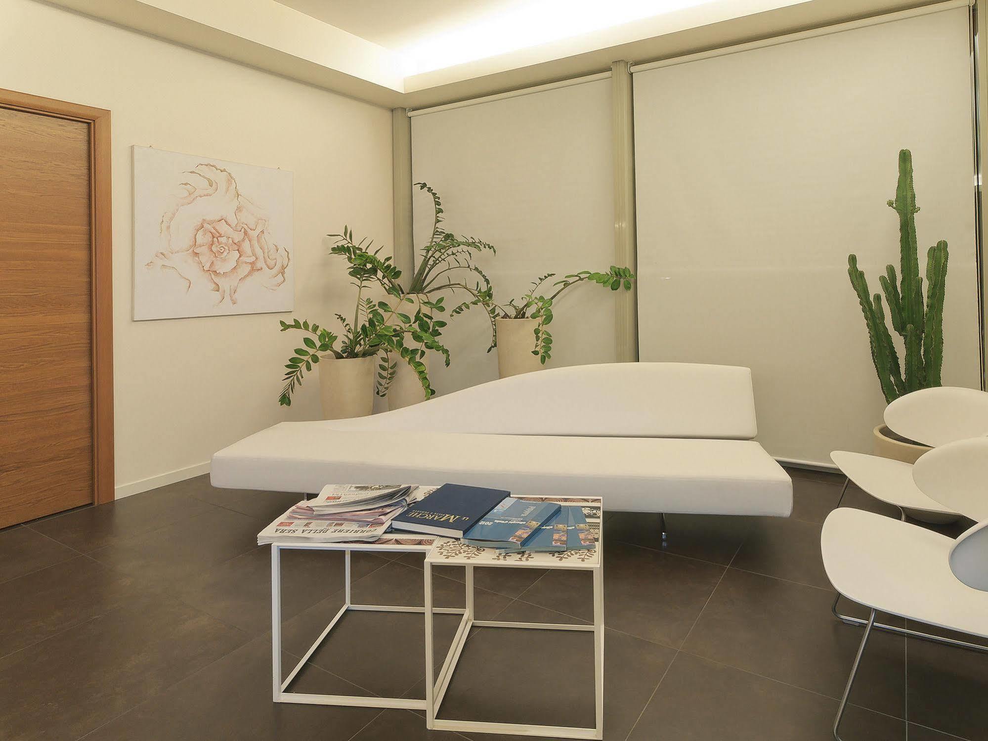 Hotel Cluentum โตเล็นติโน ภายนอก รูปภาพ
