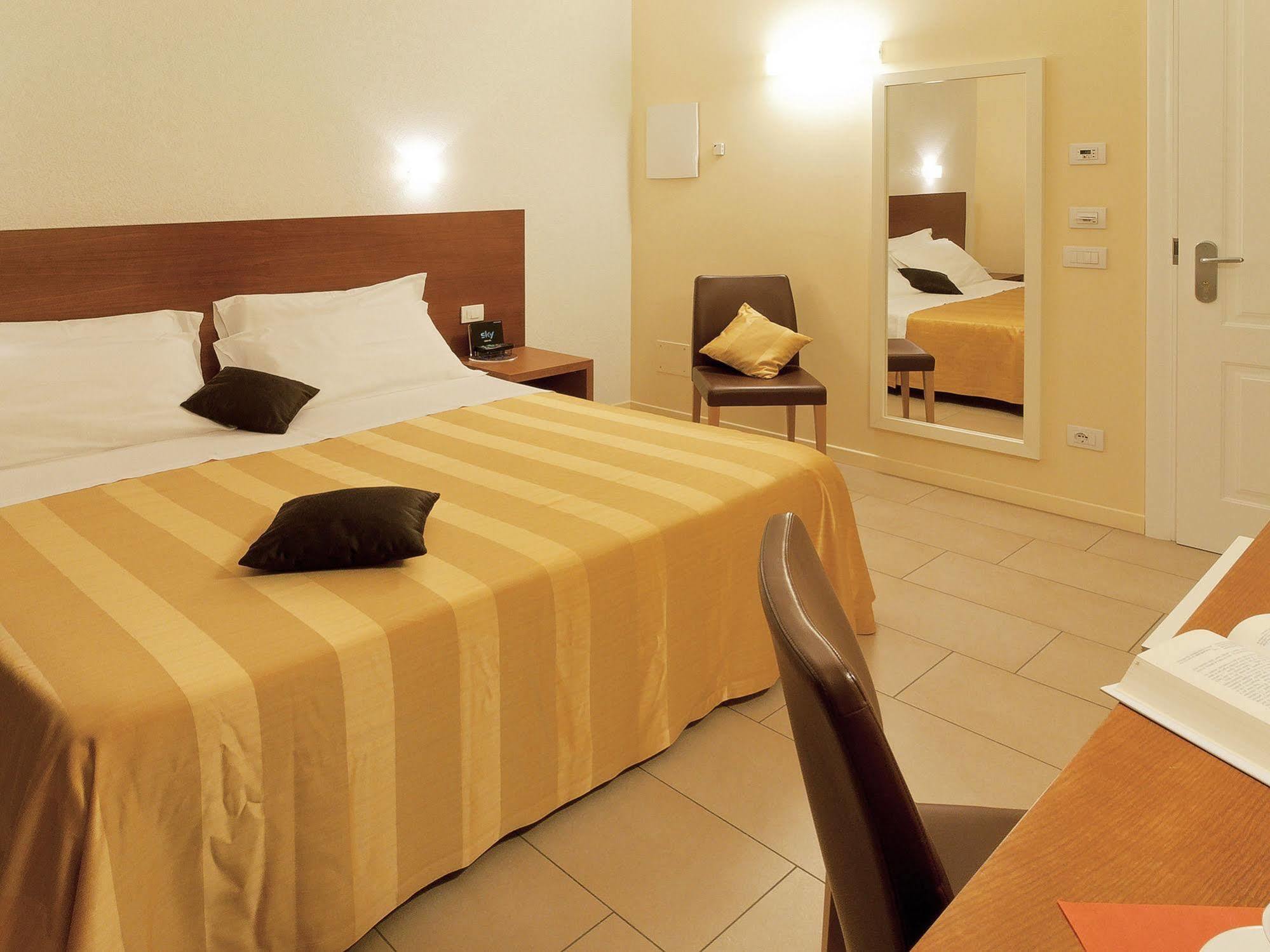 Hotel Cluentum โตเล็นติโน ภายนอก รูปภาพ