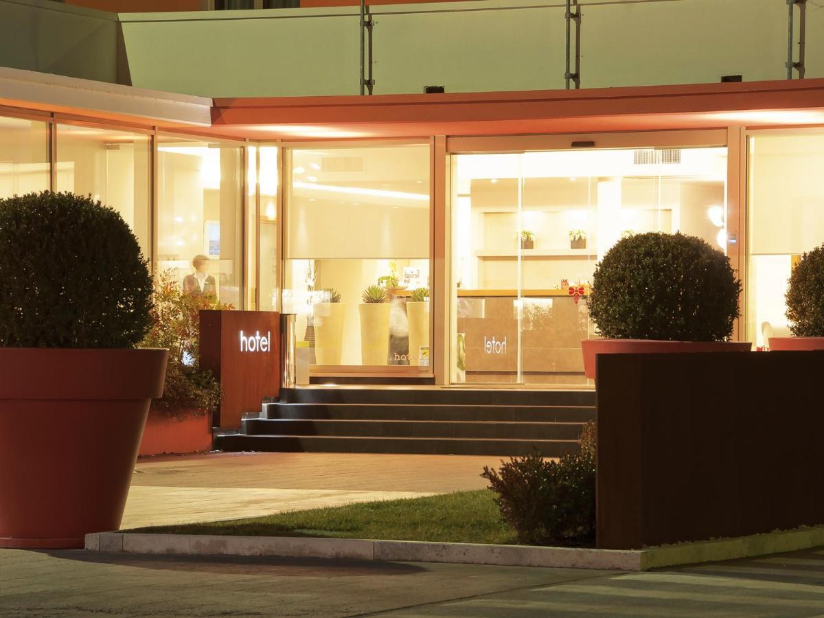 Hotel Cluentum โตเล็นติโน ภายนอก รูปภาพ